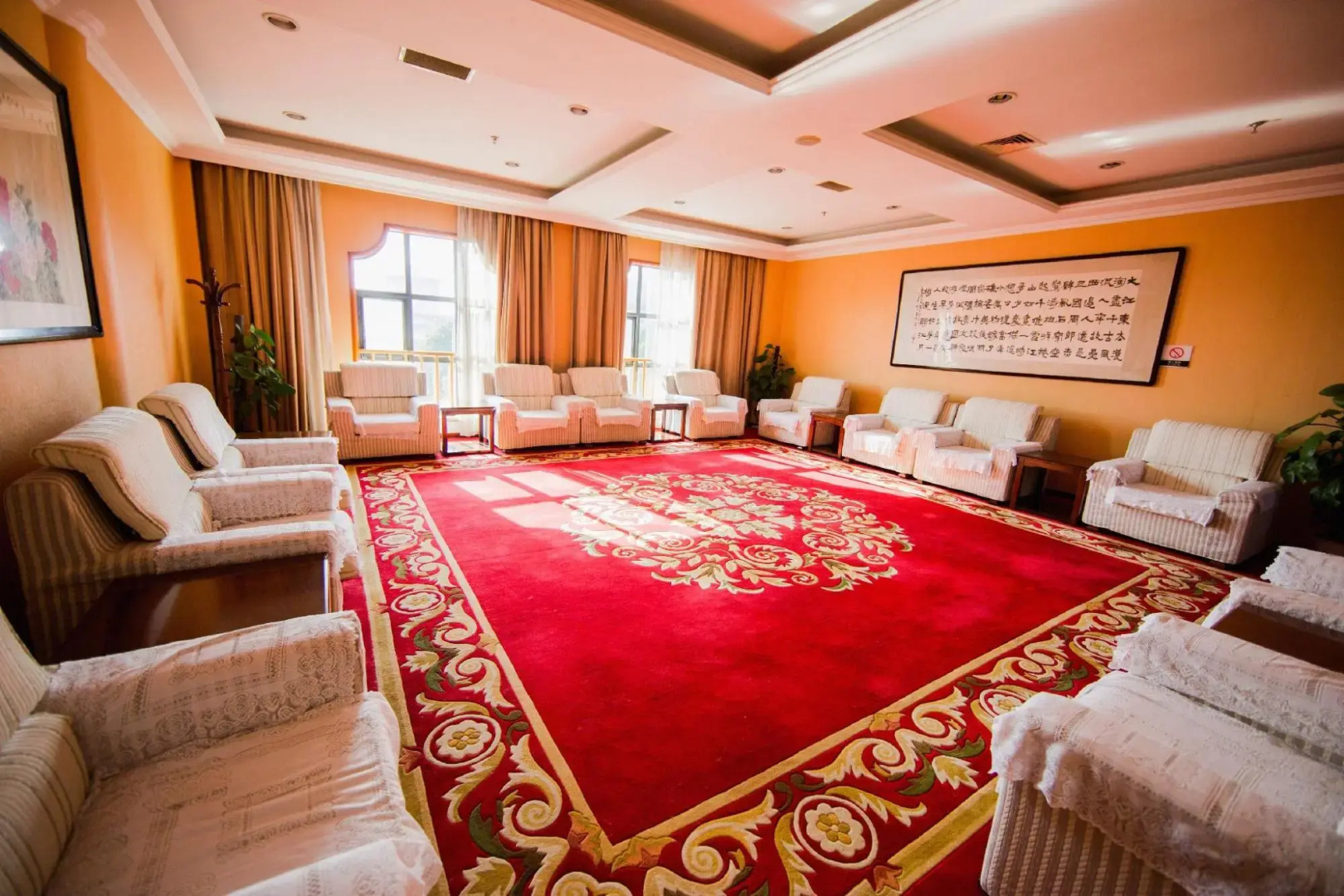 Jiayushan Lake Hot Spring Resort Hotel