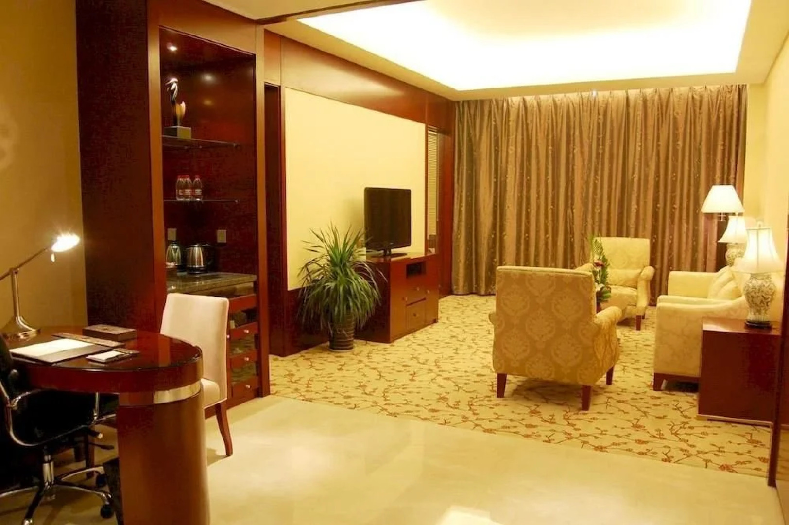 Liuhu Hotel (Hot Spring Garden Hotel)