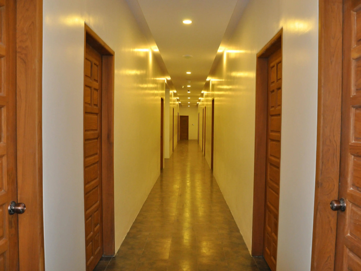 Yadanarpon Dynasty Hotel