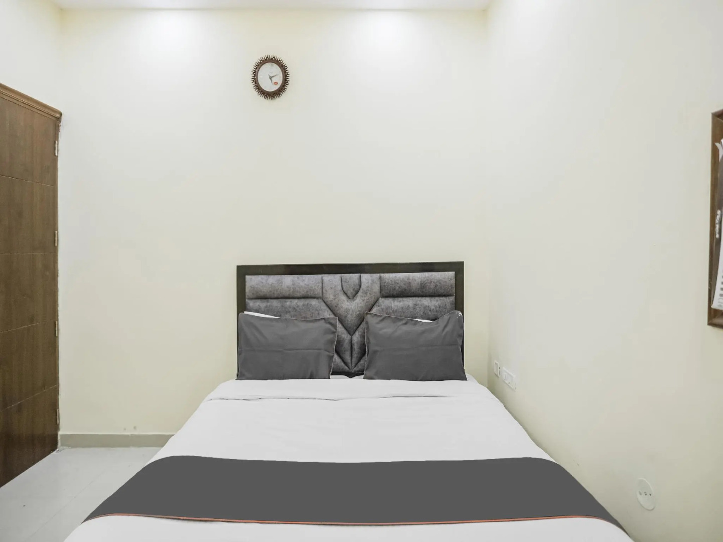 Collection O 85894 Hotel City Light Guest House