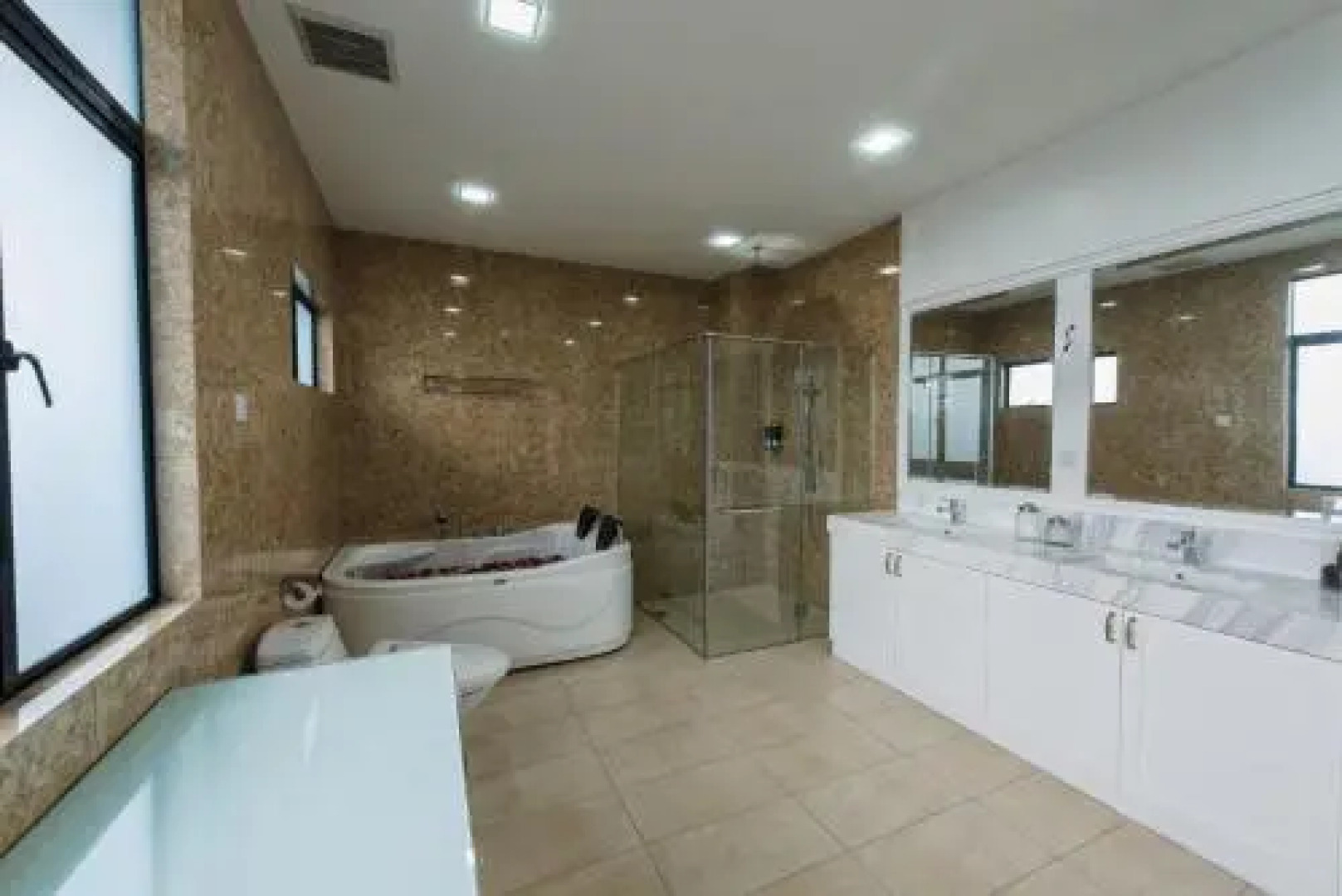 LSE @ Palm Garden Condominium