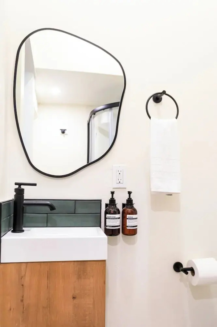 The Historic Schoolhouse Inn