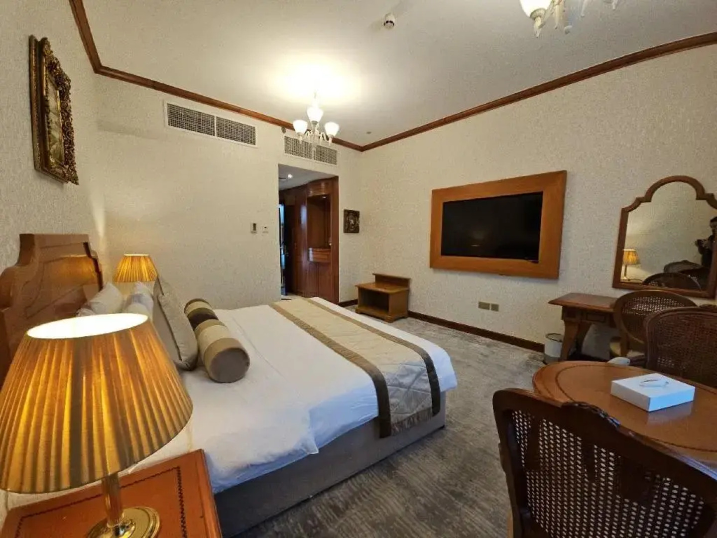 Royal Concorde Hotel & Suite