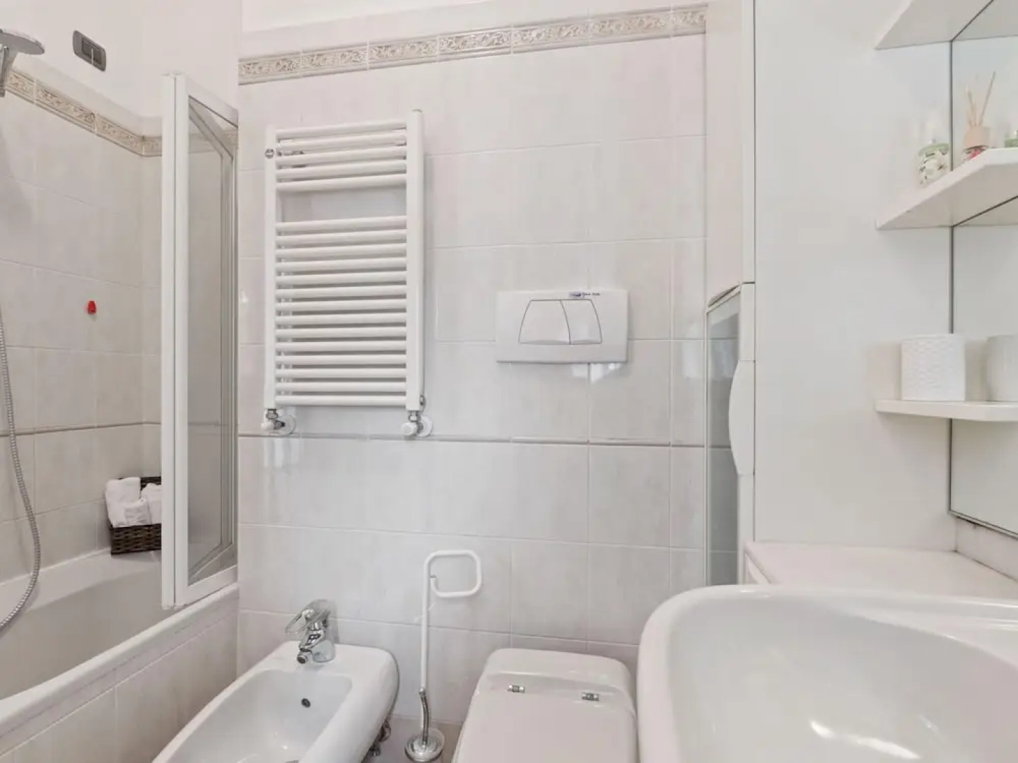 Spacious Apartment in Lavagna near Sea & City Center