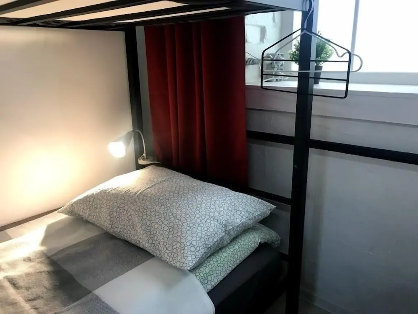 Апартаменты в центре на ул. Пологой, 17