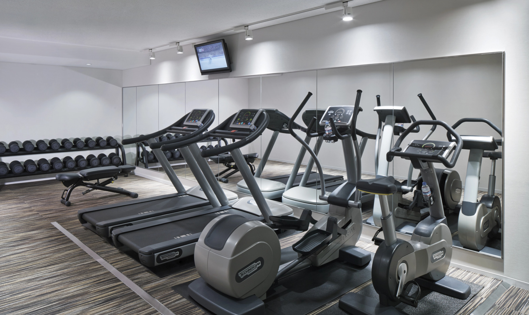 Отель Courtyard by Marriott Tokyo Station