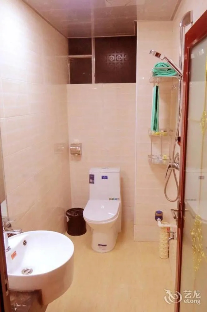 Hechi Bamalongjun House Hotel