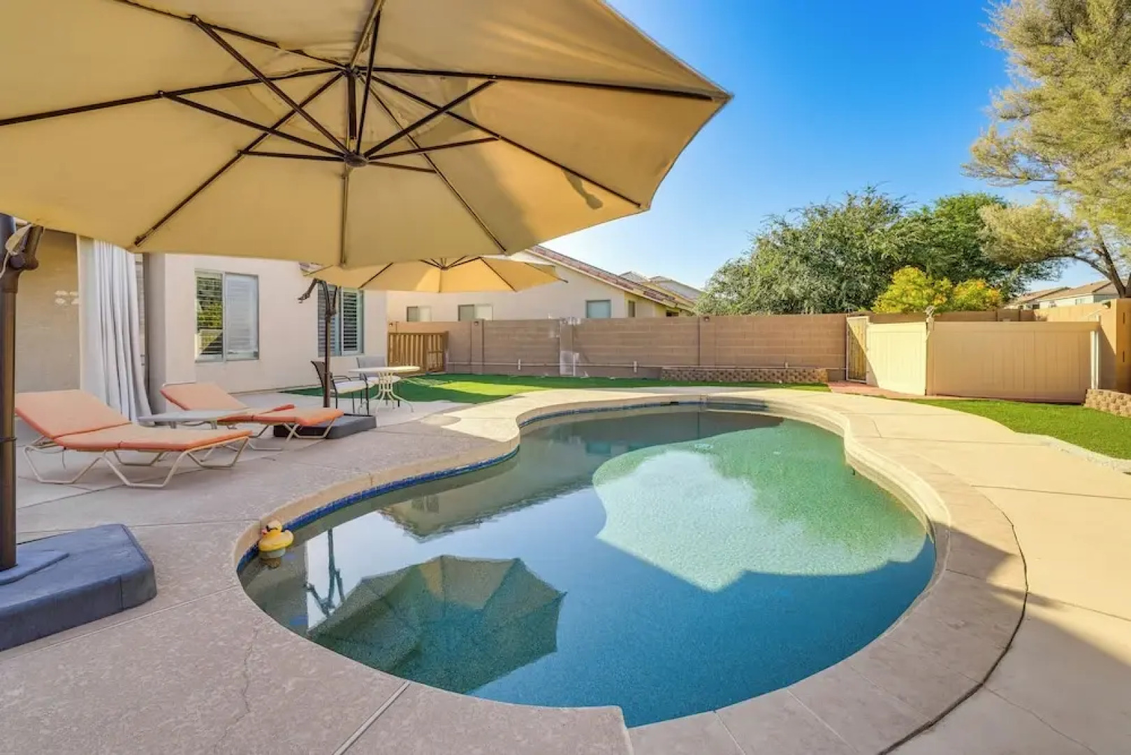 Pool & Patio: San Tan Valley Getaway!