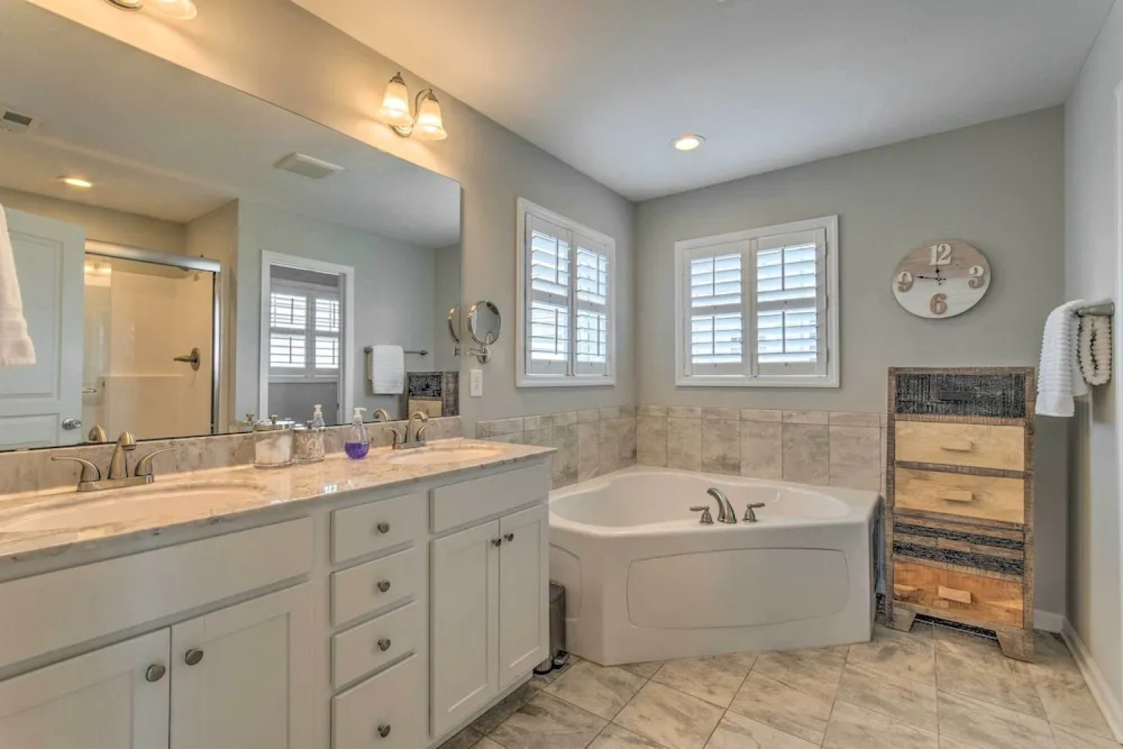 Surf City Escape w/ 6 Decks: Steps To Beach