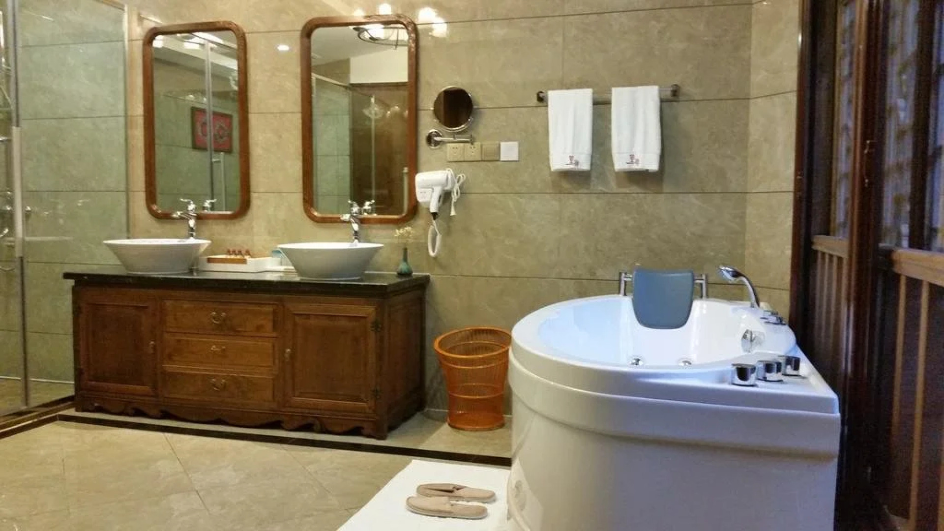 Wuyuan Huangling Villa