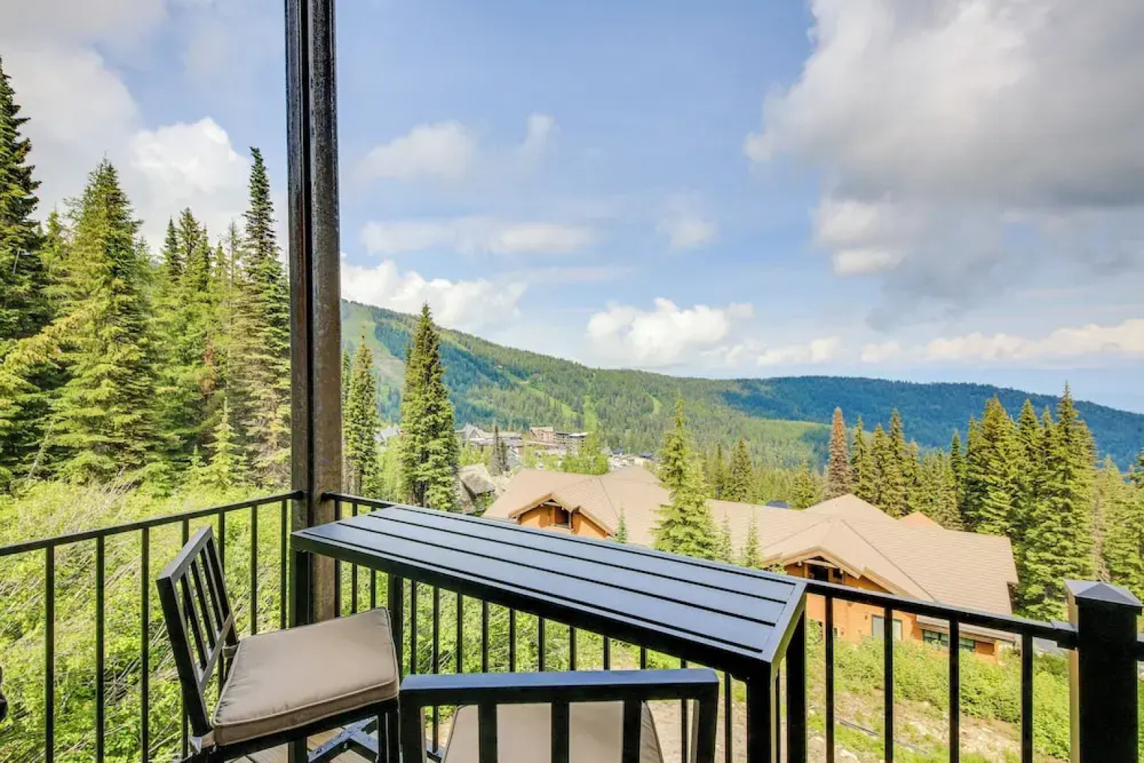 Ski-in/out Schweitzer Mountain Home in Sandpoint!
