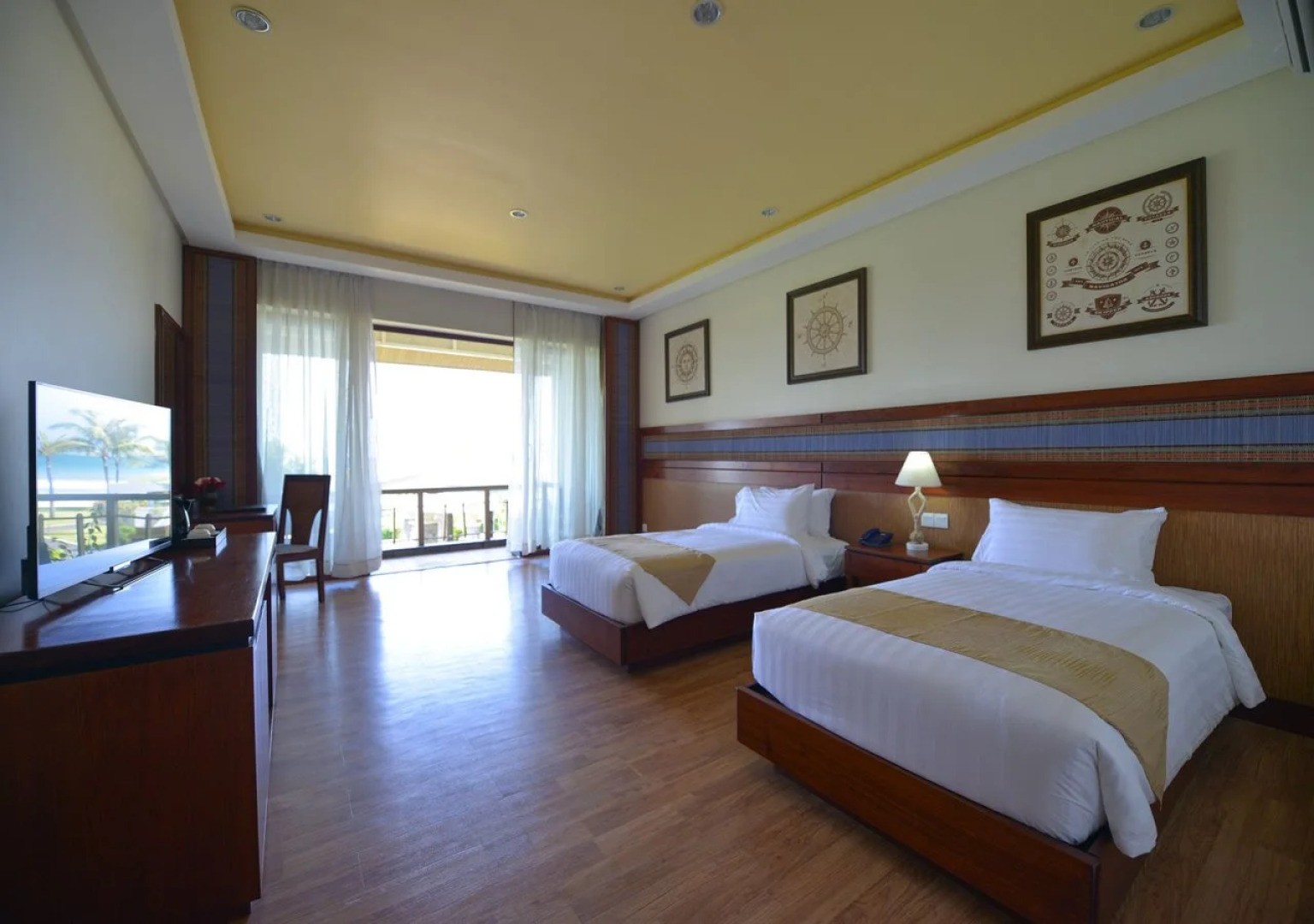 Ngwe Saung Yacht Club & Resort