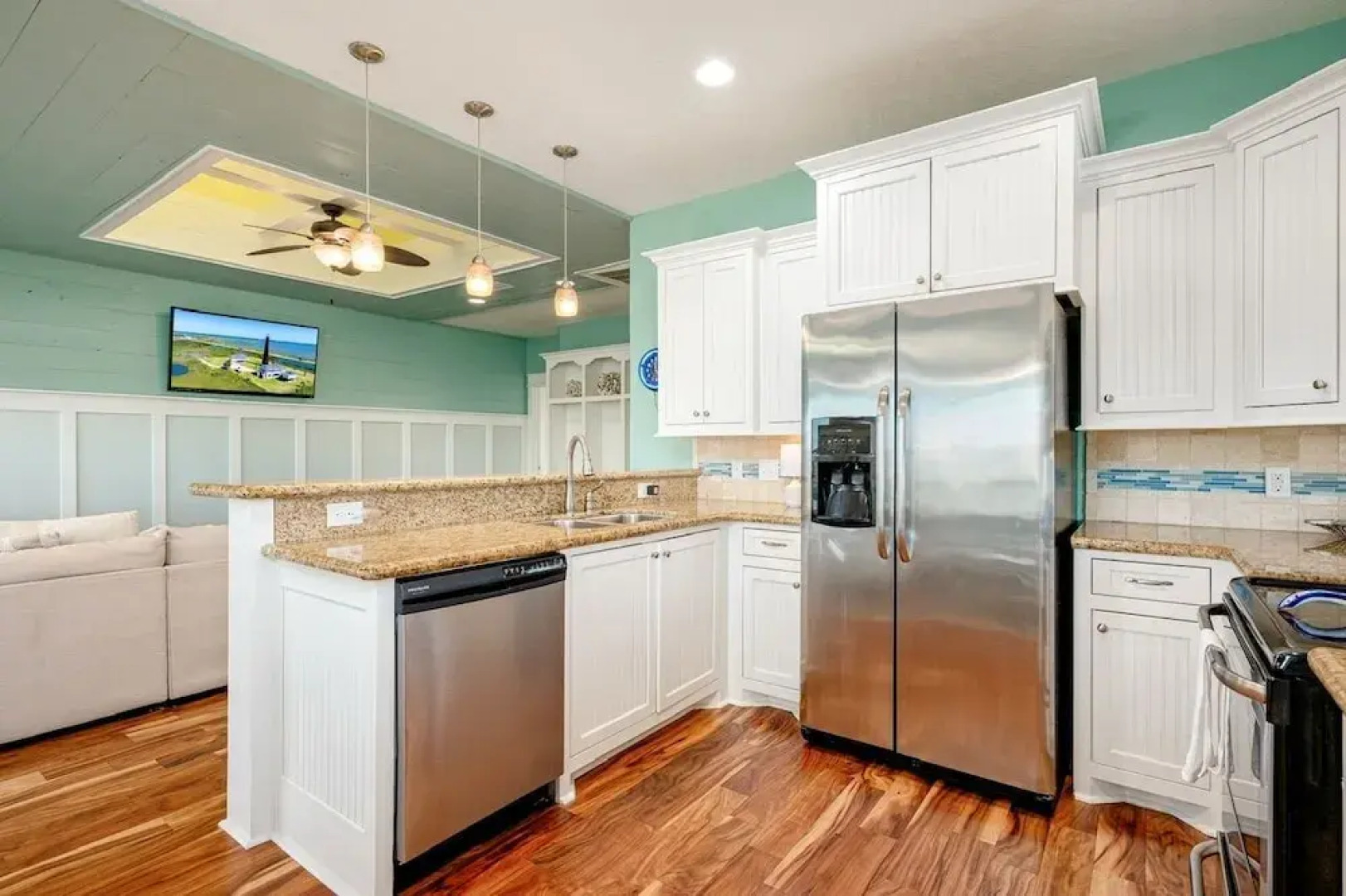 The Beach House 3 Bedroom Home by RedAwning