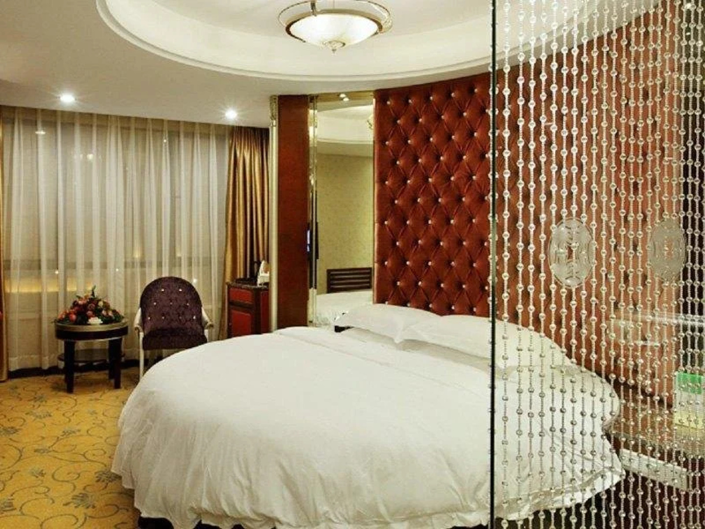 Golden Splendid Hotel Gynn