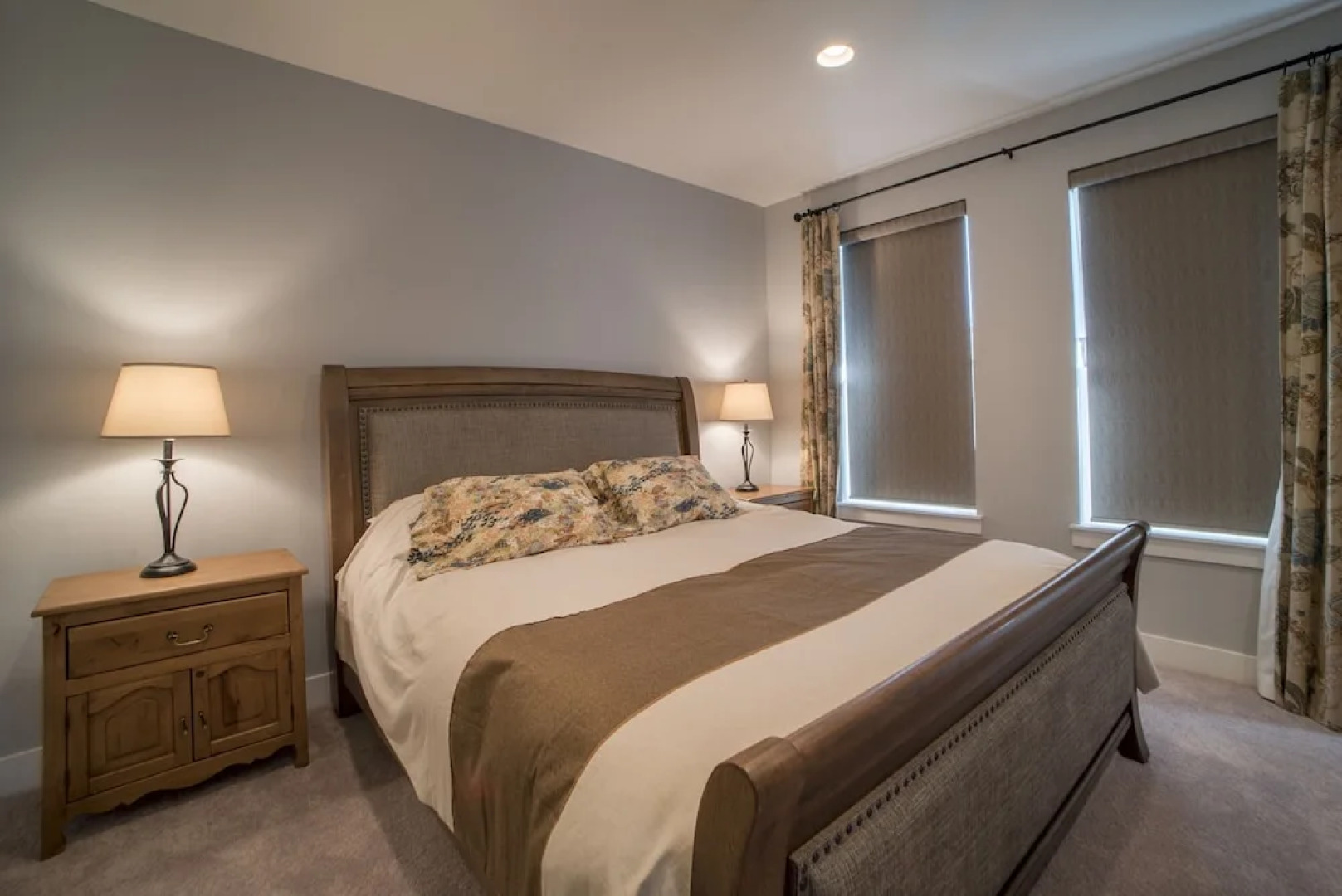 Family Vacation~crater Hot Spring, Tubing & Ice Skating~kanton 3 Bedroom Apts by RedAwning