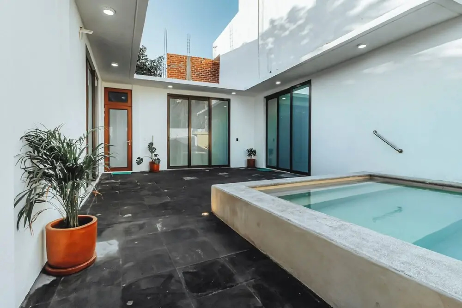 Casa Romira