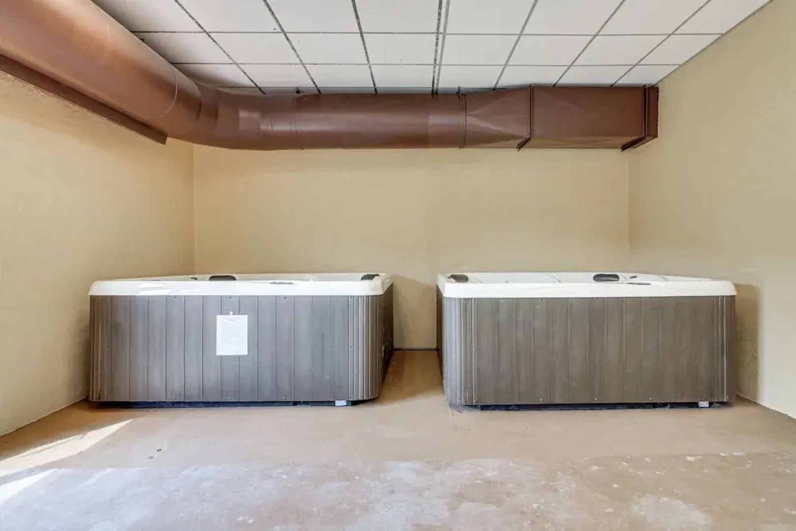 'bearfoot Apres' Mtn-view Condo < 1 Mi to Mt Snow!