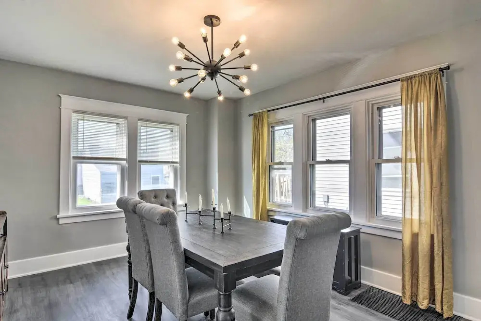 Dog-friendly Home ~ 14 Mi to Highmark Stadium