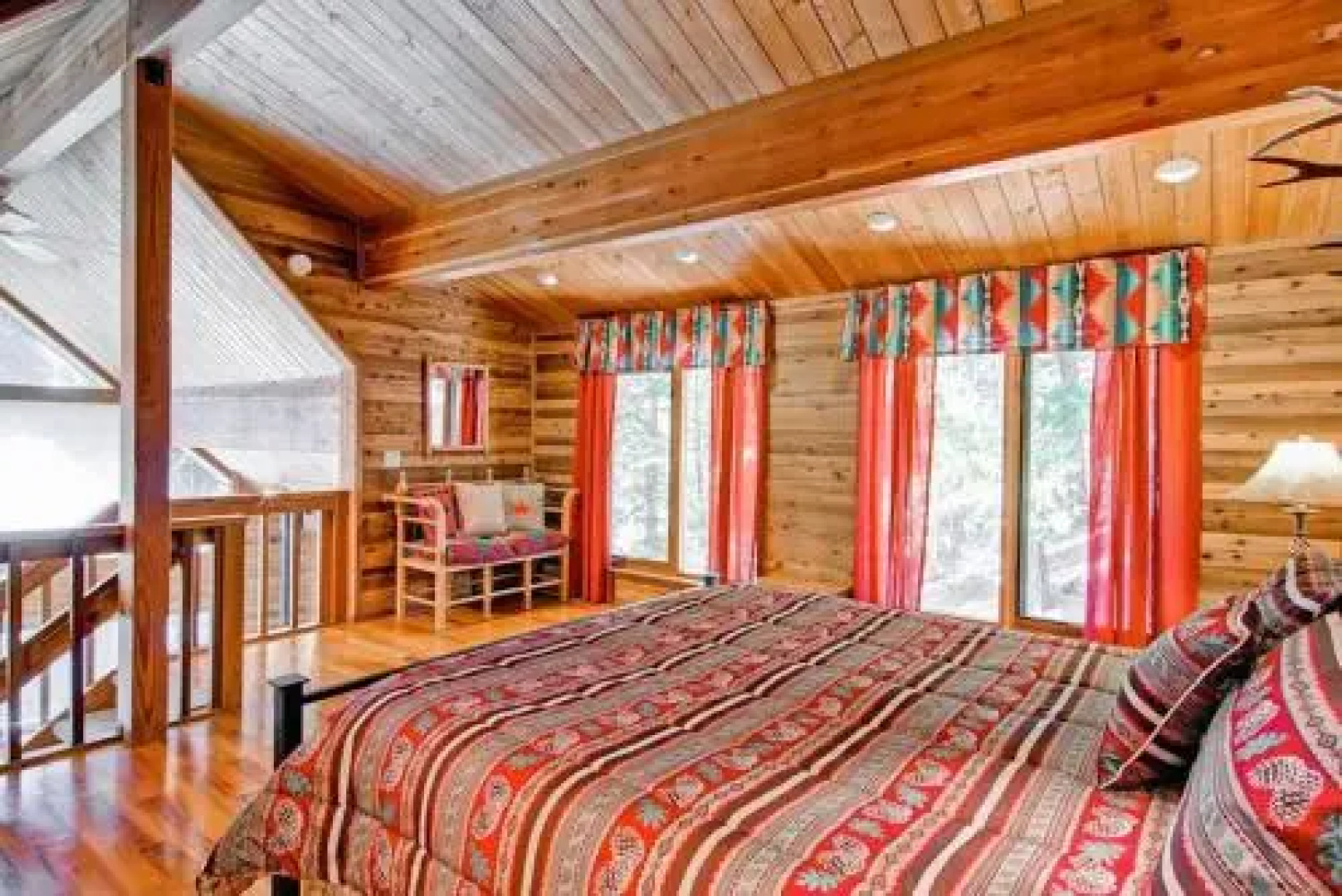 Red Fox Retreat - 2BR/2BA Tri-Level Home