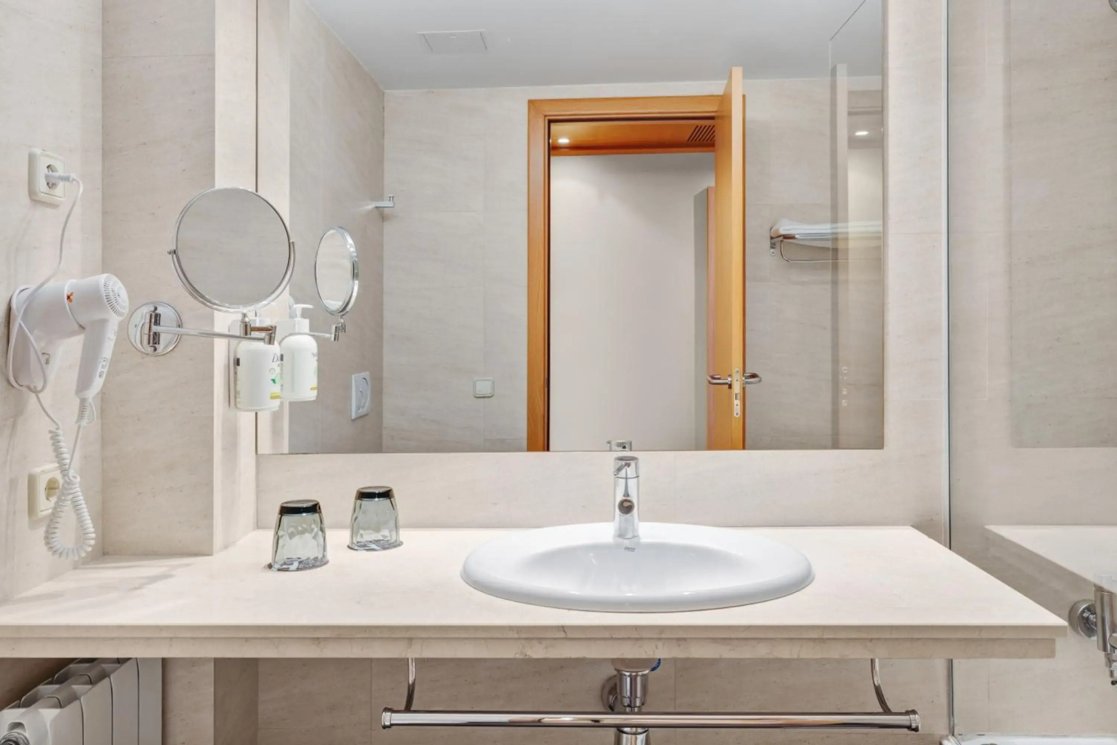 Отель B&B Hotel Tarragona Valls