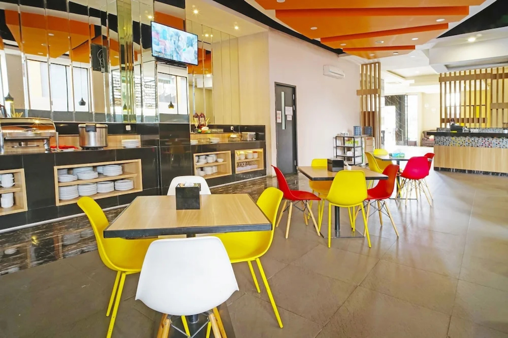 Collection O 91373 M Hotel