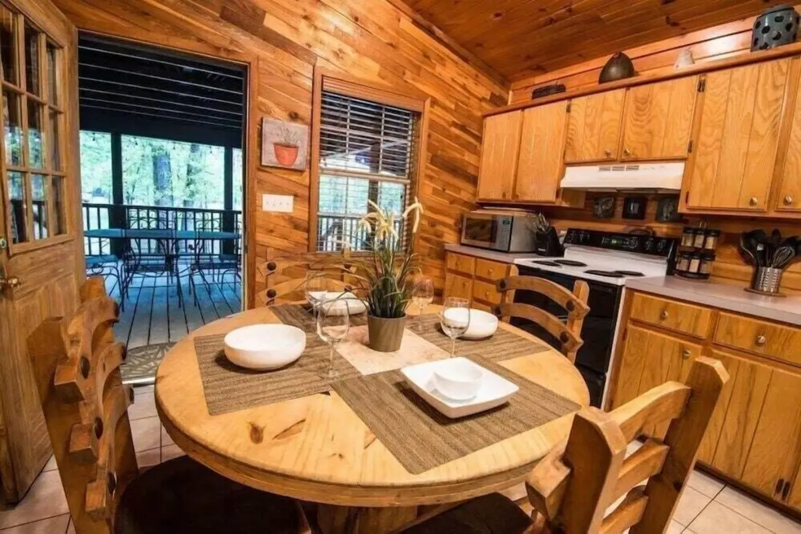 Woodland Hideaway & Cottage - 3 Br Cabin