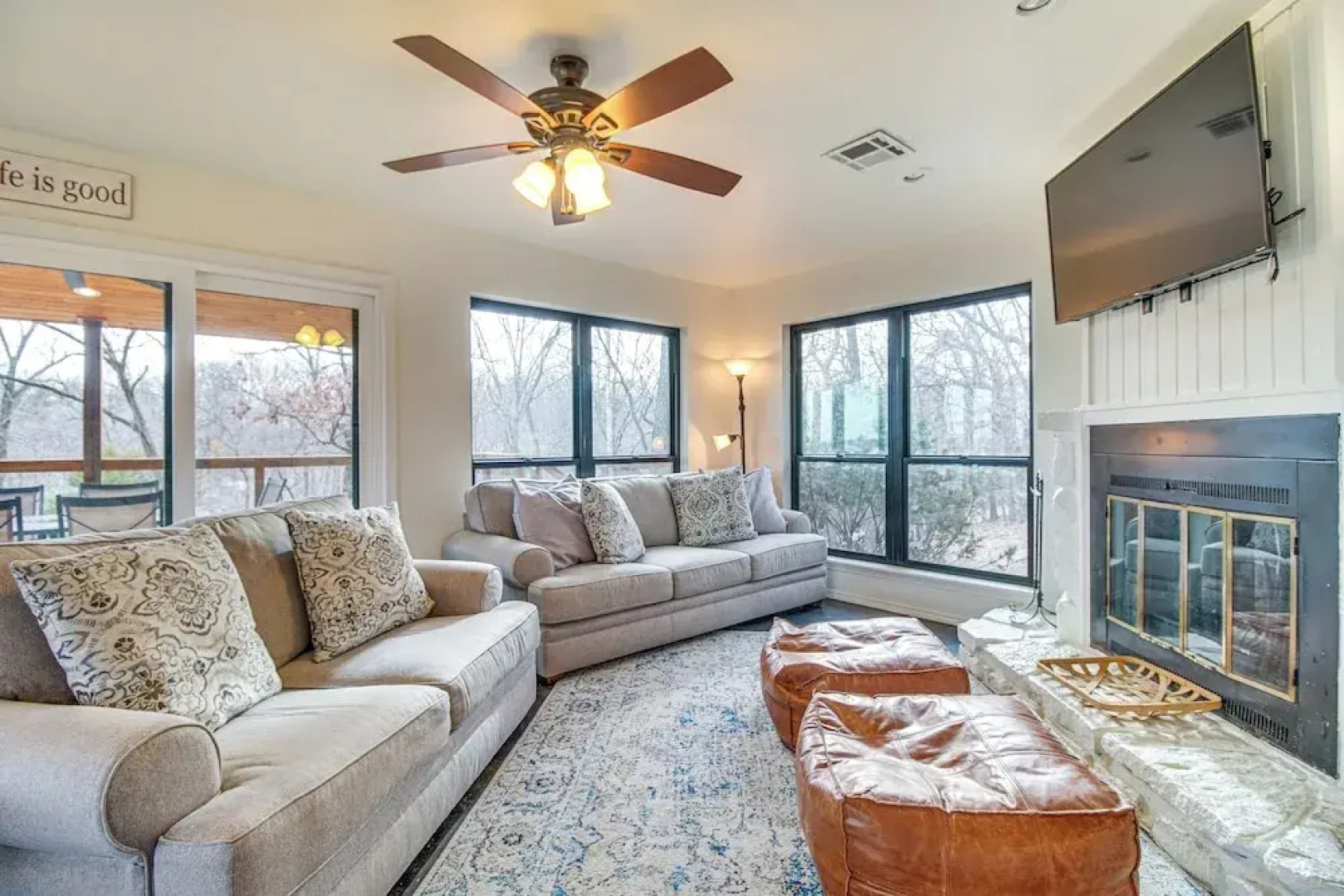 Deck + Kayaks: Grand Lake of the Cherokees Home