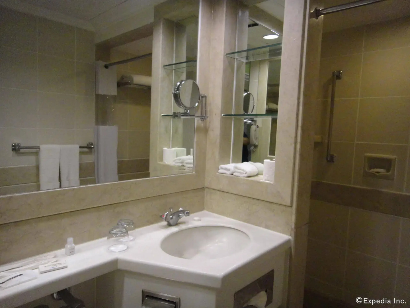 Quest Plus Conference Center, Clark