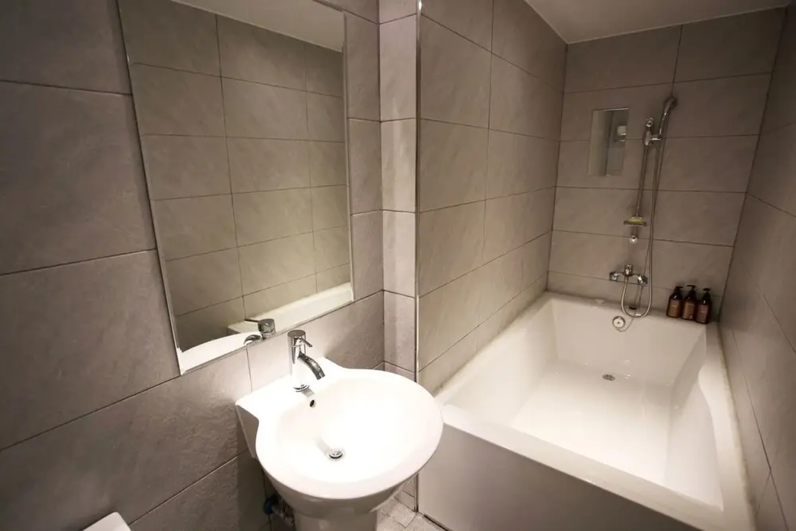 Chuncheon Hotel Lavender