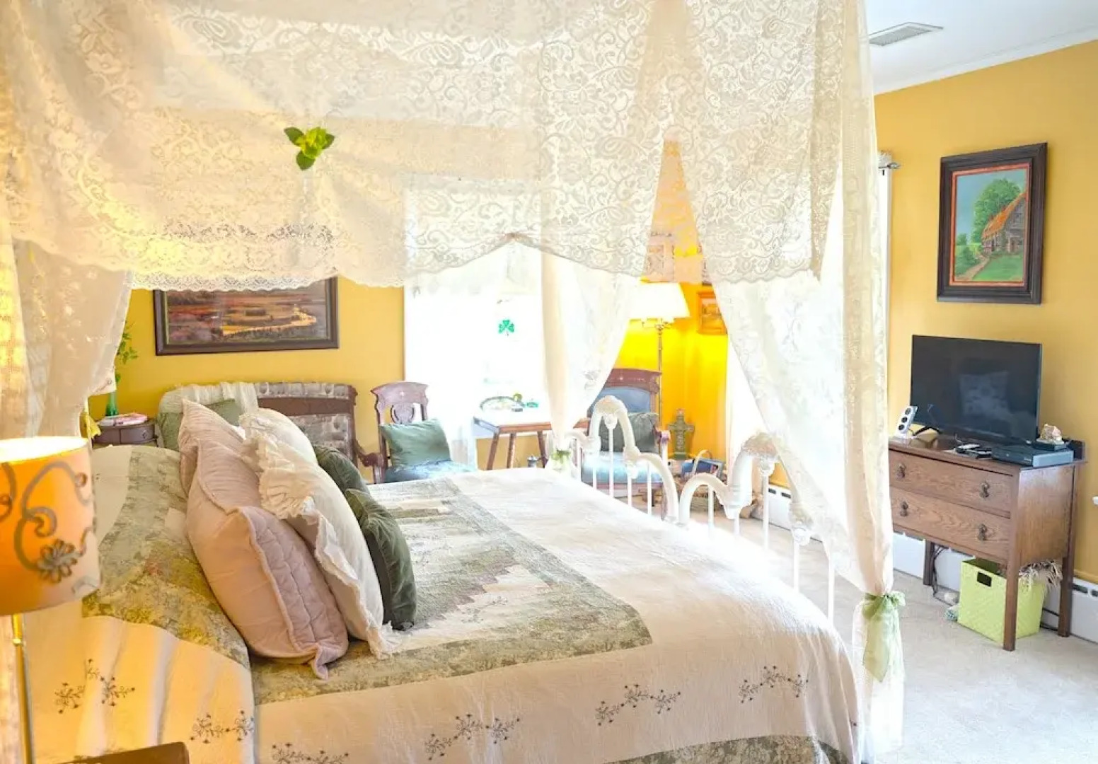 Inn on Crescent Lake Bed and Breakfast