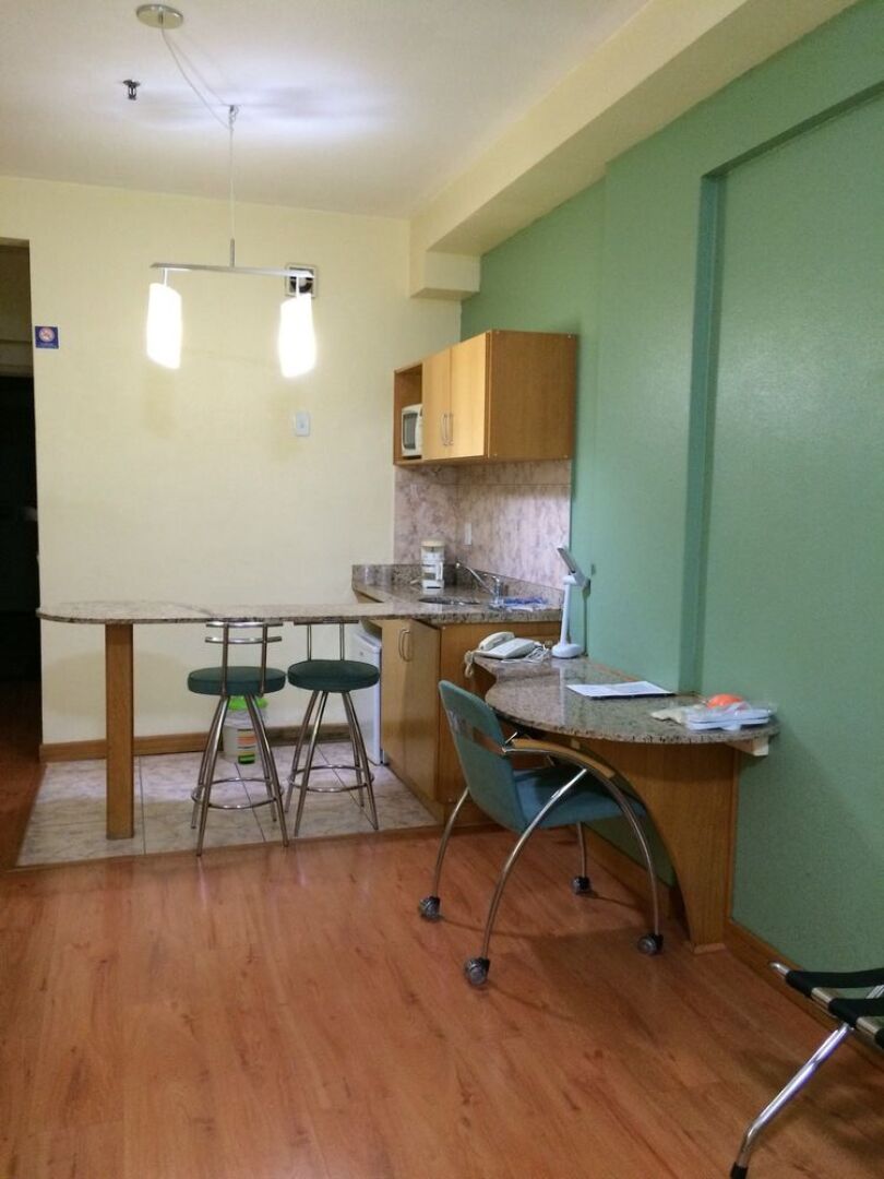 Harbor Regent Suites