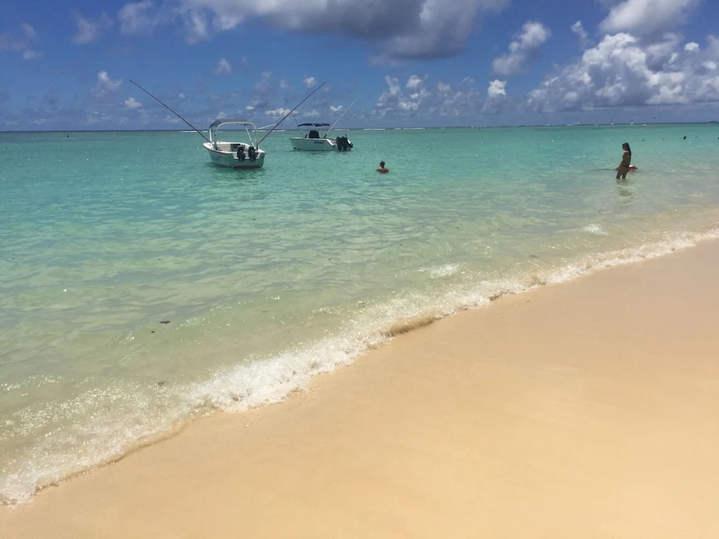 BurNas Beach & Apartments