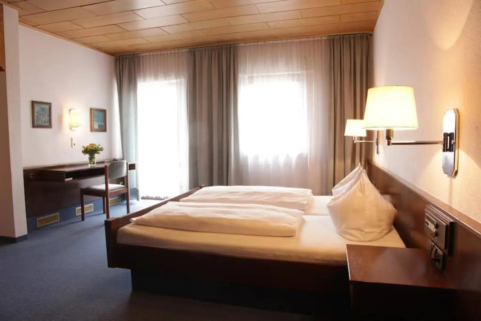 Hotel-Restaurant Zum Kirschbaum