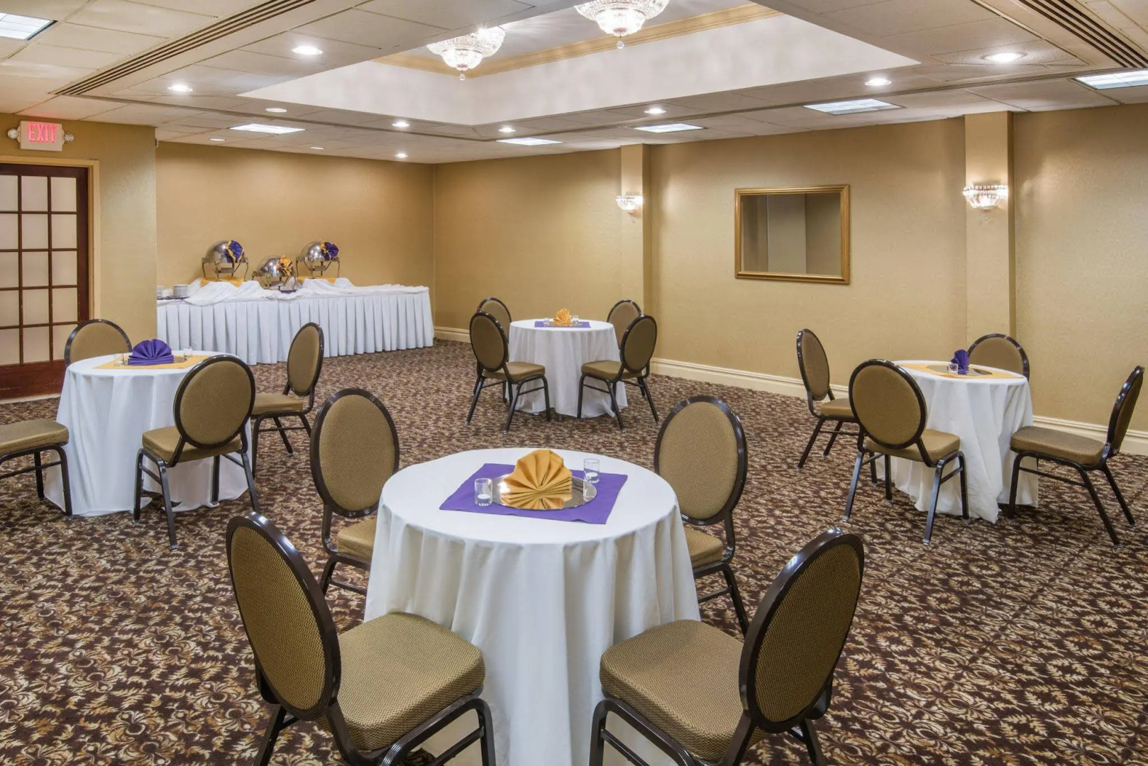 Crowne Plaza Edison by IHG
