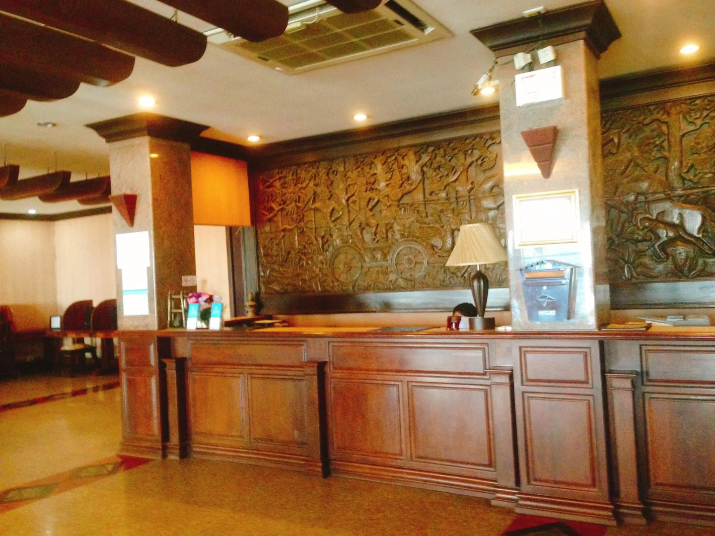 Sengtawan Riverside Hotel