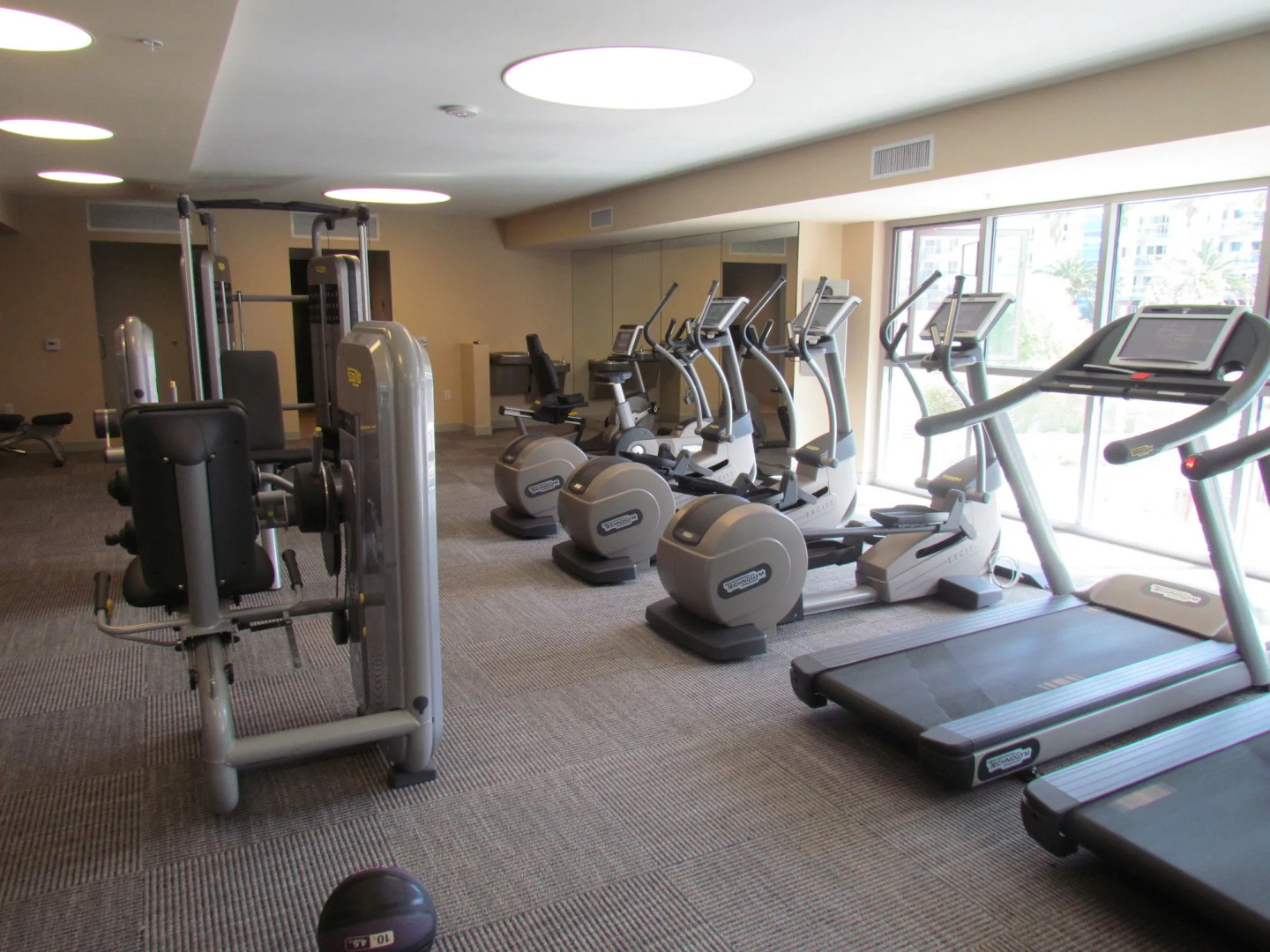 Resort Style Walk to the Beach