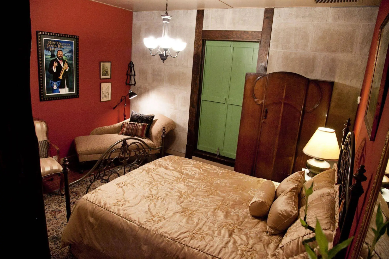 New Orleans Jazz Quarters - The French Quarters Unique Creole Hotel