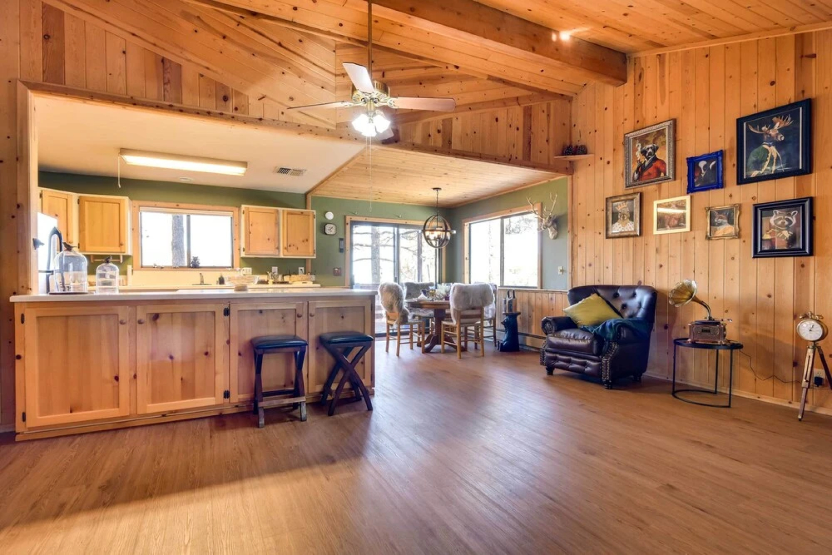 Rustic Pine Mtn Club Cabin w/ Beautiful View!