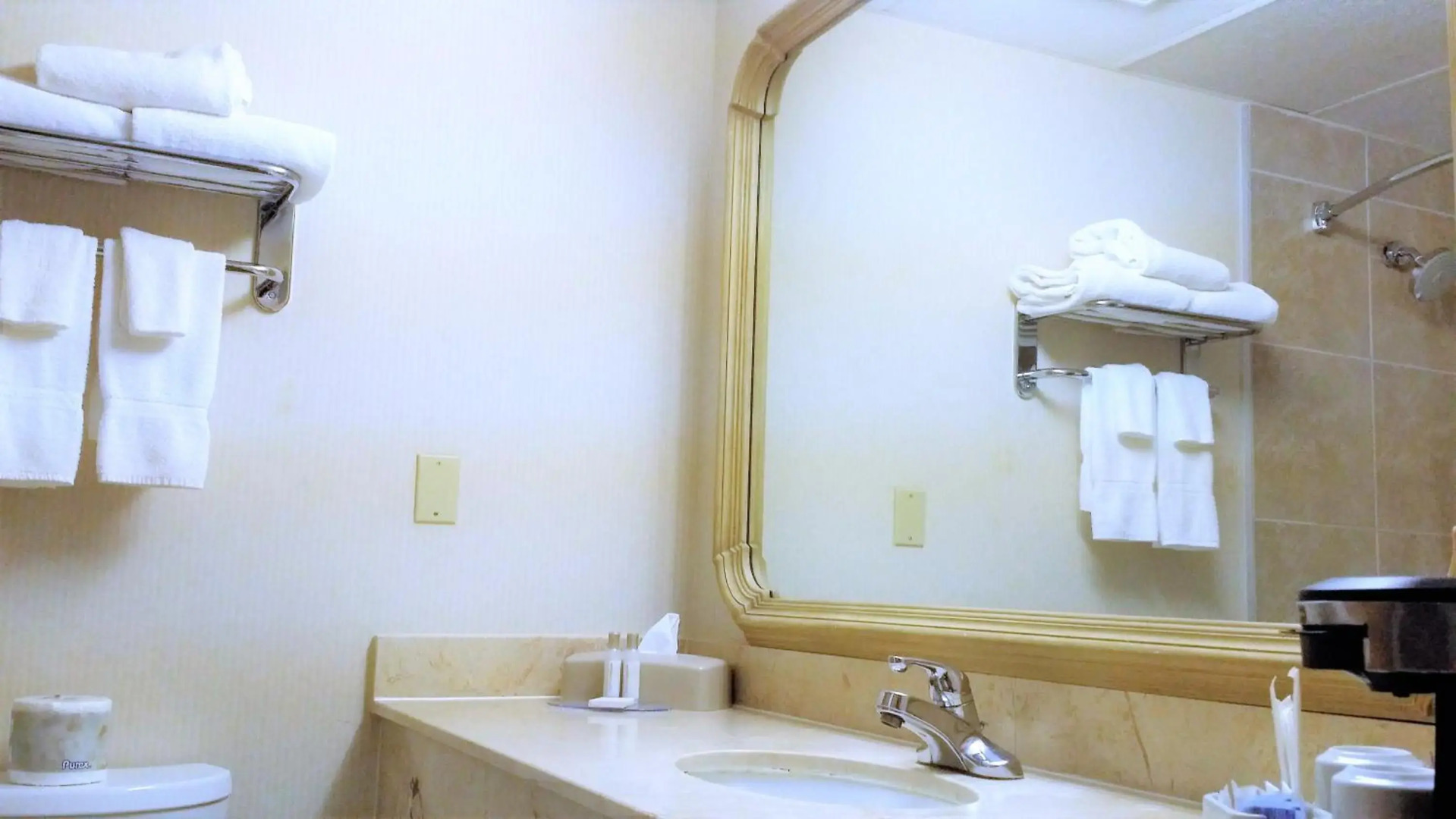 Travelodge by Wyndham Vancouver Airport