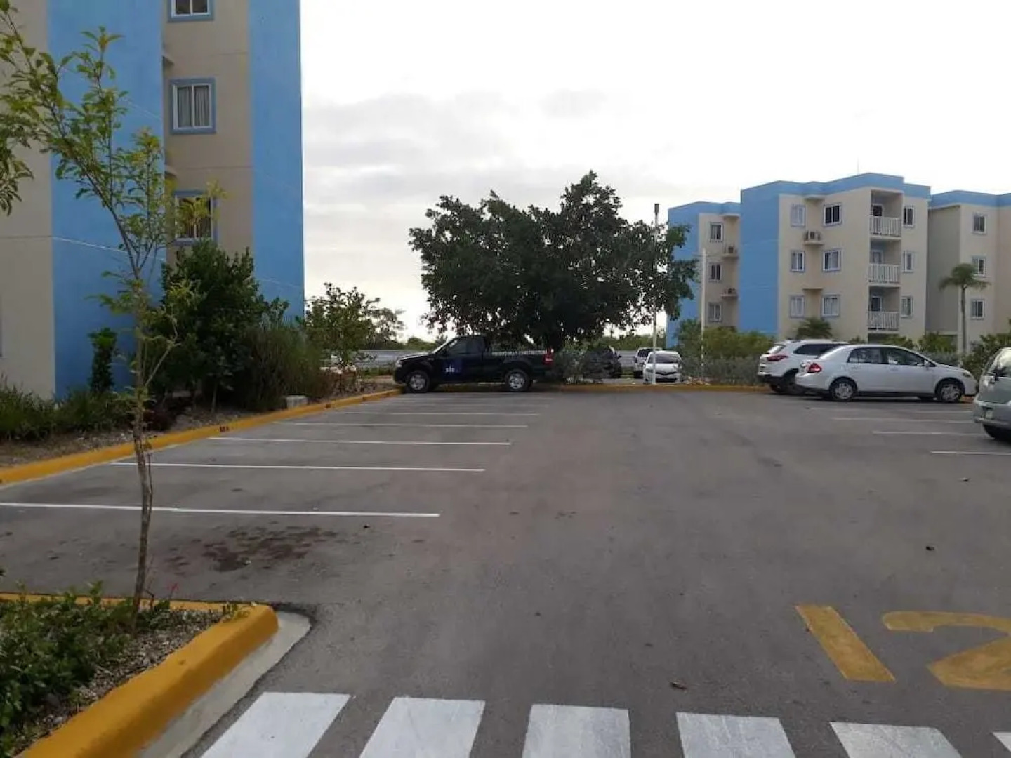 J&R Apartamento Serena Village