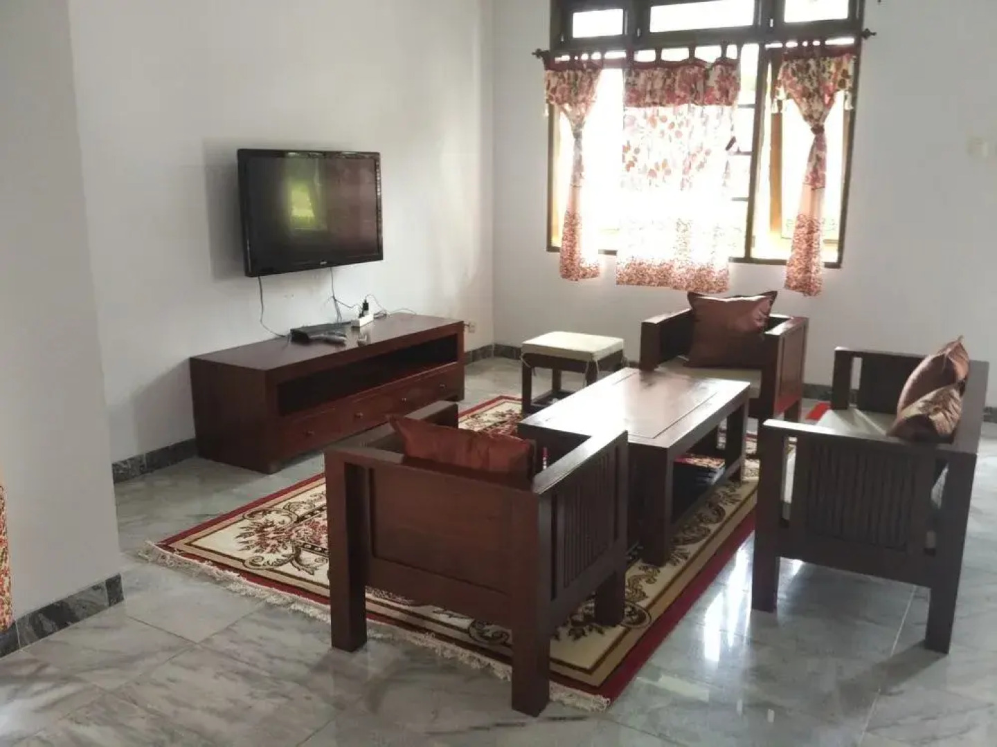 ZEN Rooms Basic Cipanas Km.78