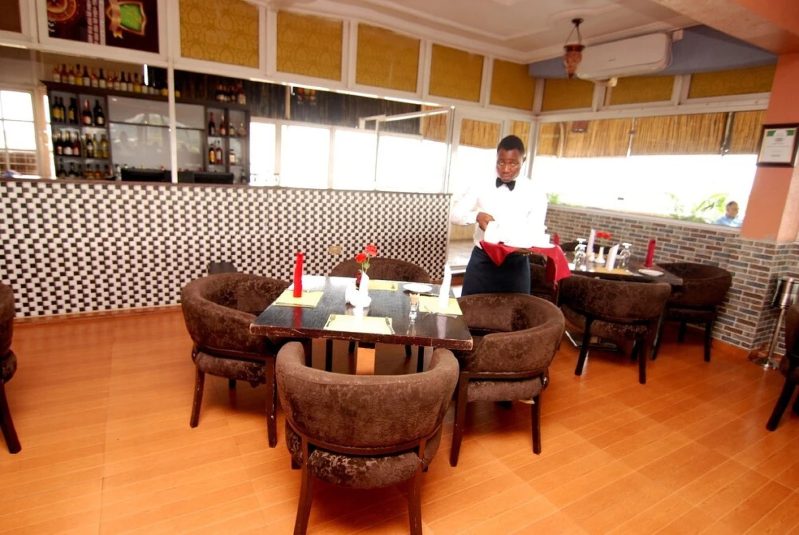 Lake Crescent Hotel & Suites