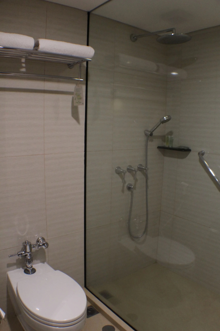 Hotel Santika Pandegiling Surabaya