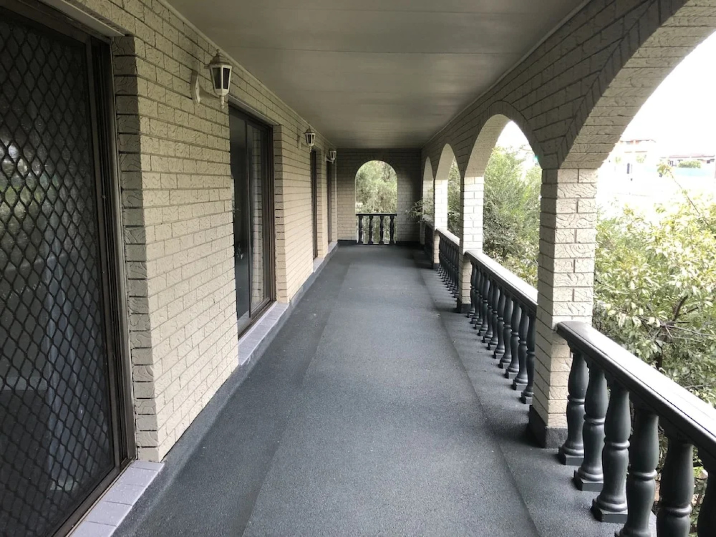 Warrawong holiday big home