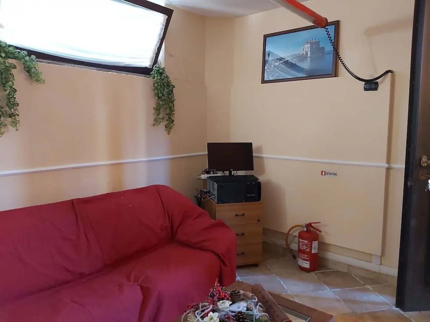 Lavish Holiday Home in Napoli With Swimming Pool