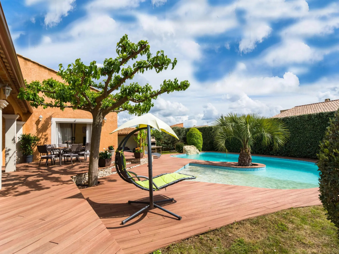 Luxury Holiday Home in Pierrerue With Private Pool & Centre Nearby