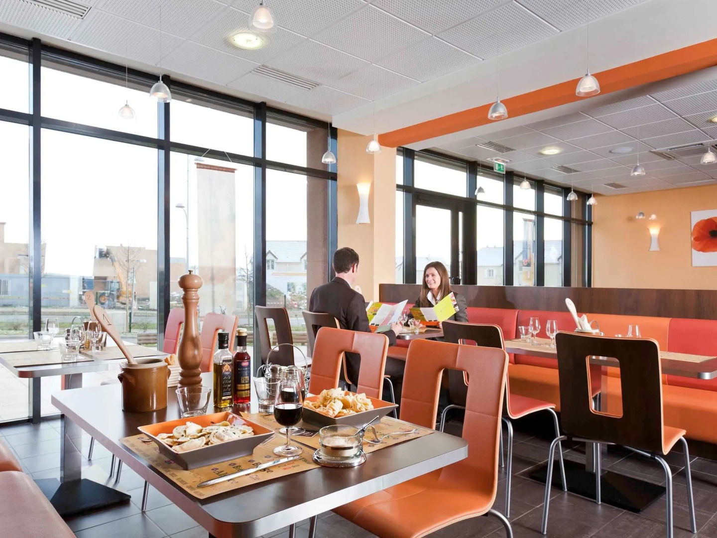 ibis Beauvais Aeroport