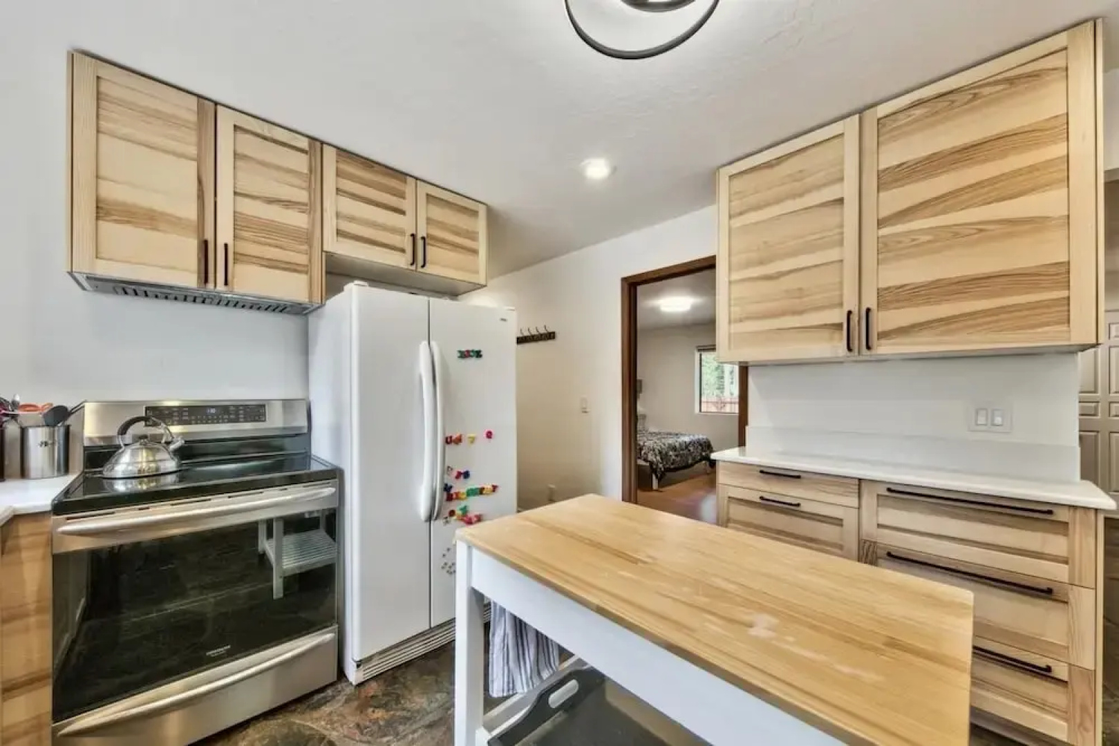 3685s River View Retreat 4 Bedroom Home by RedAwning