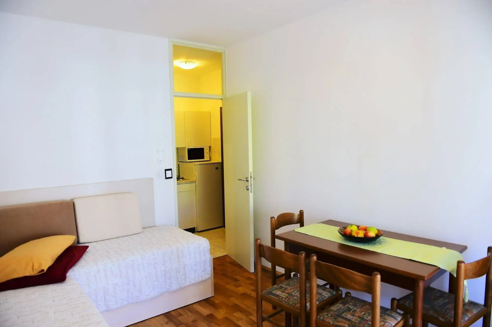 Apartments Zdjelar