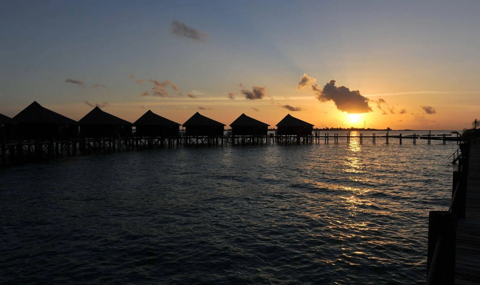 Komandoo Maldives Island Resort